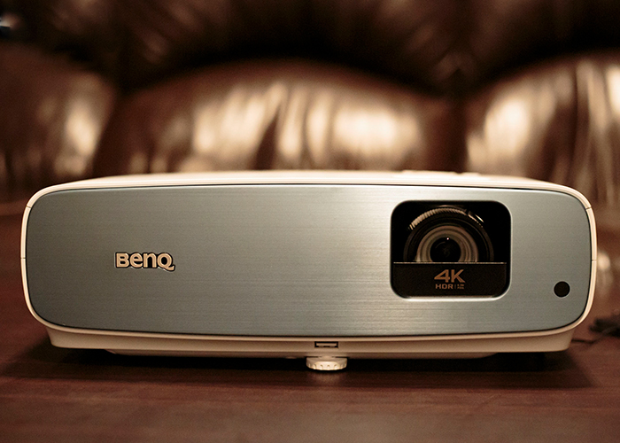 بهترین پروژکتورهای بلند پرتاب : ویدئو پروژکتور مدل BenQ TK850