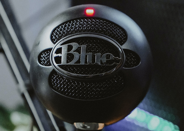 میکروفون Blue Snowball، یکی از بهترین میکروفون ها برای تولید محتوا
