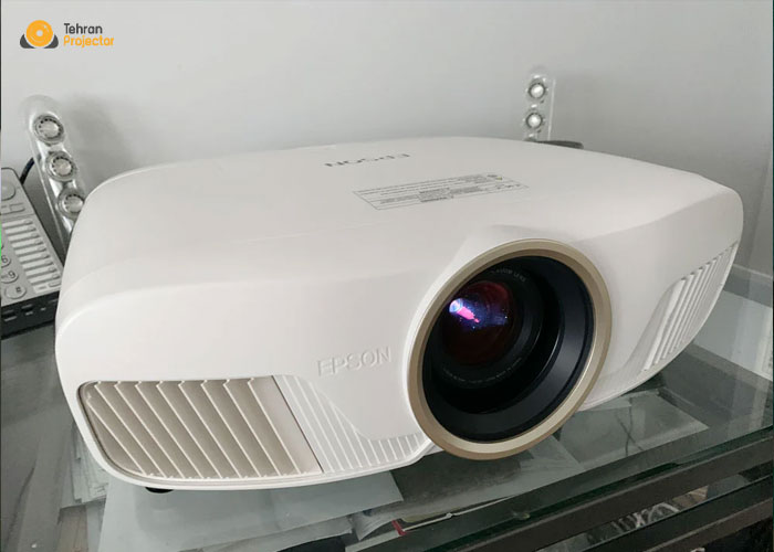 بهترین پروژکتورهای Epson: مدل Epson Home Cinema 4010