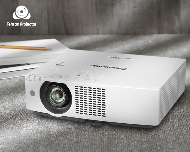 آشنایی با پروژکتور کلاسی Panasonic PT-VMZ51