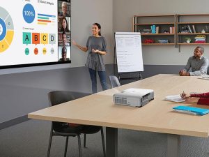 کیفیت تصویر بسیار بالا با نمایش دقیق‌ترین جزئیات و رنگ‌هایی طبیعی به لطف فناوری پیشرفته ۳LCD